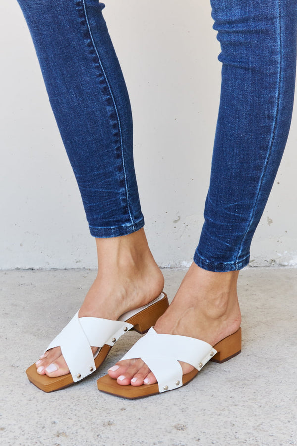 Step Into Summer White - $29