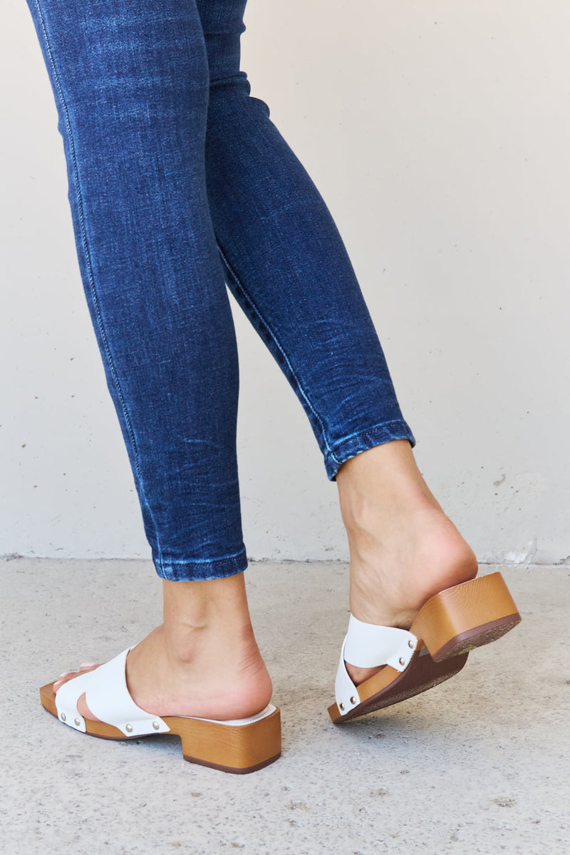 Step Into Summer White - $29